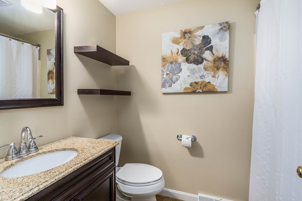 59 Debs Hill Rd, RD #42A, Yarmouth, MA Photo #9