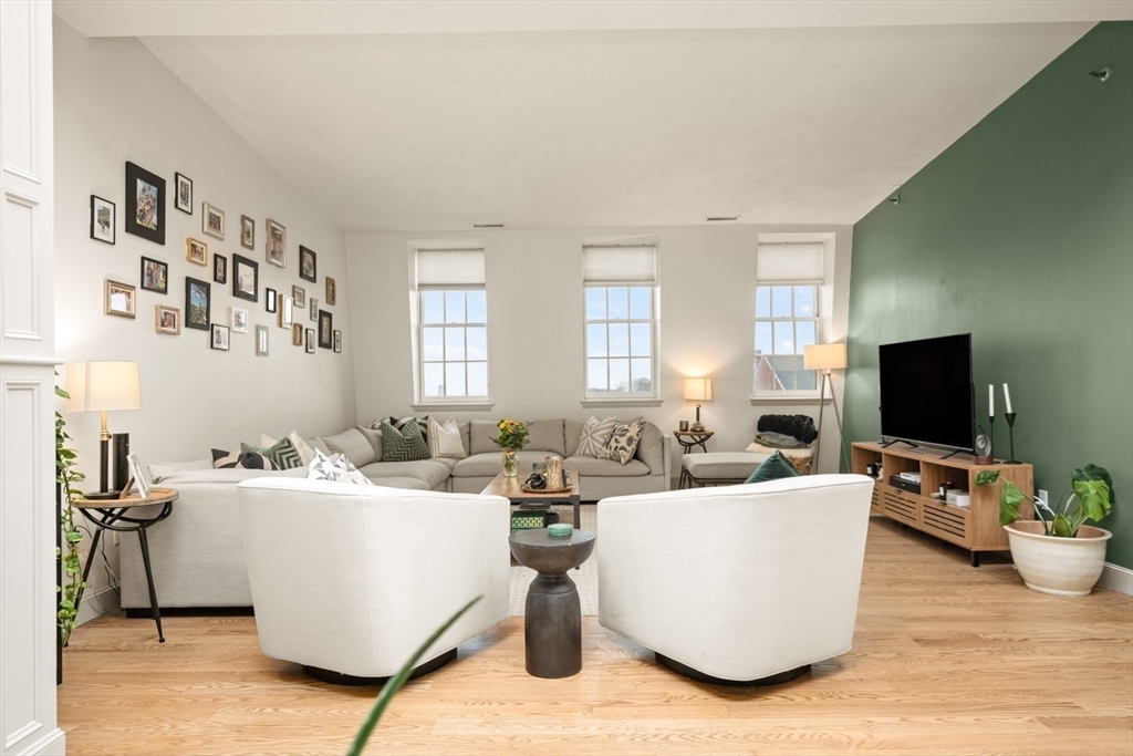 19-23 Pleasant St 503