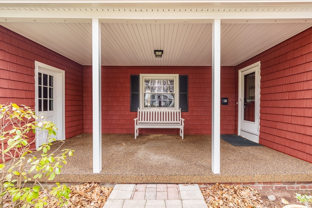 236 Burbank Rd