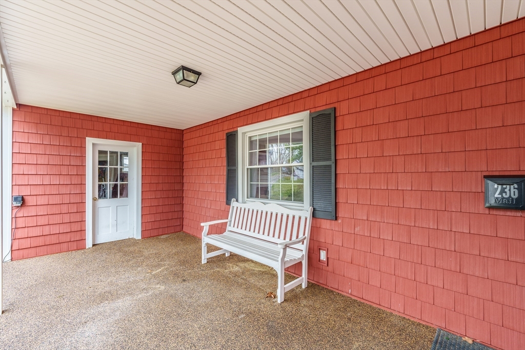 236 Burbank Rd