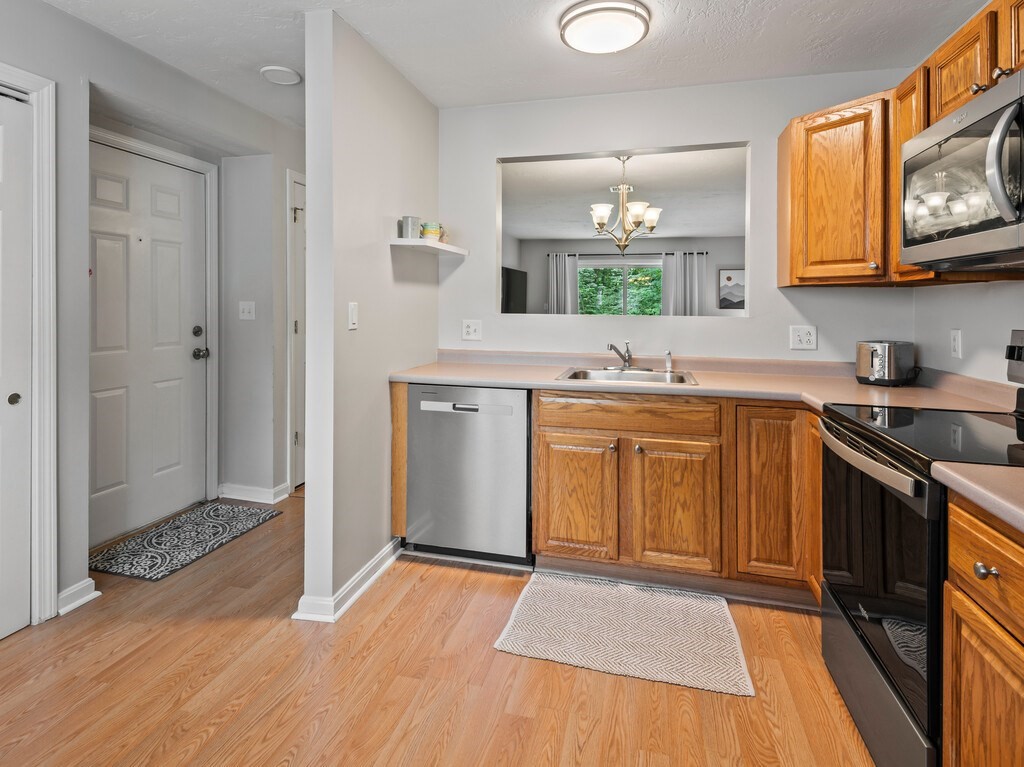 330 Sunderland Road 56