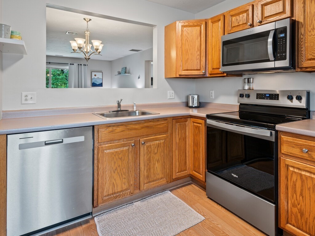 330 Sunderland Road 56