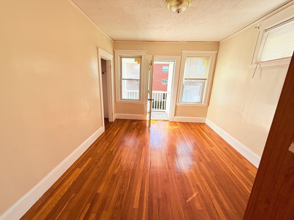 20 Ferry St B