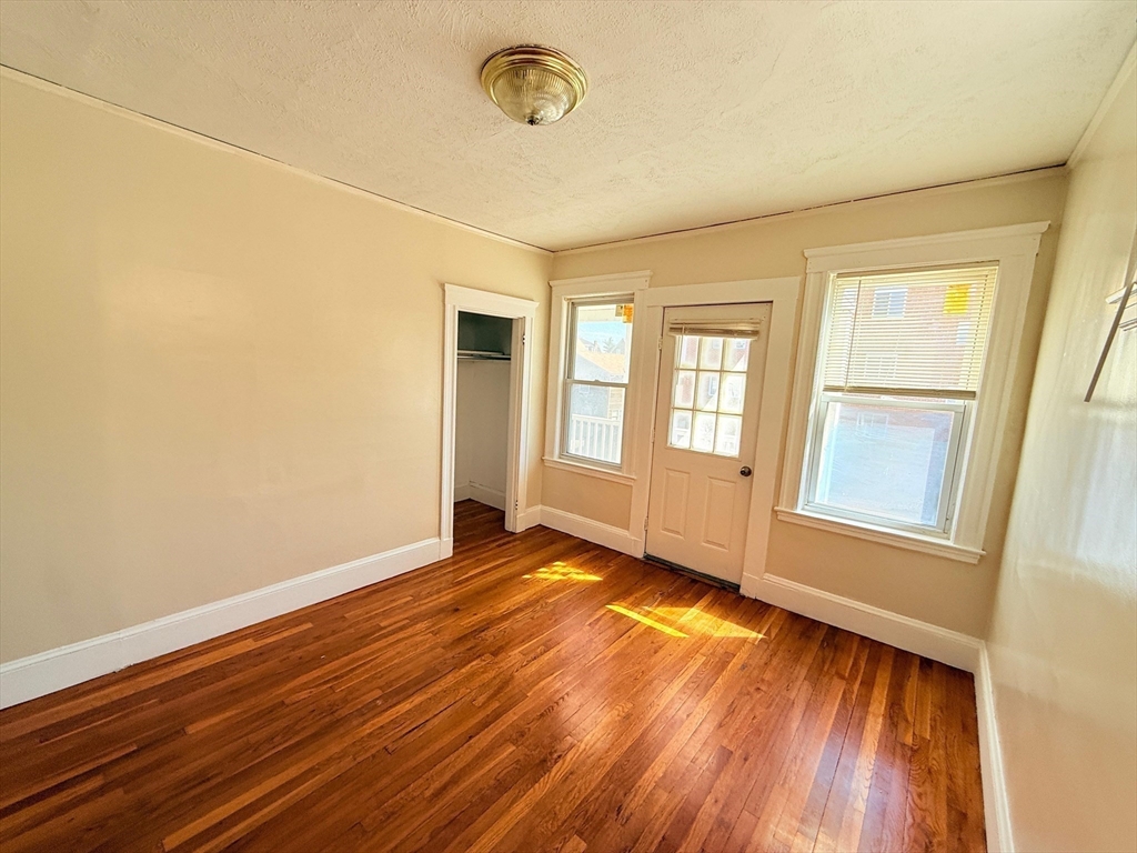 20 Ferry St B