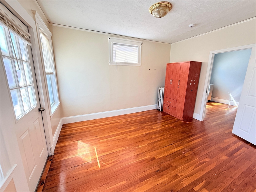 20 Ferry St B