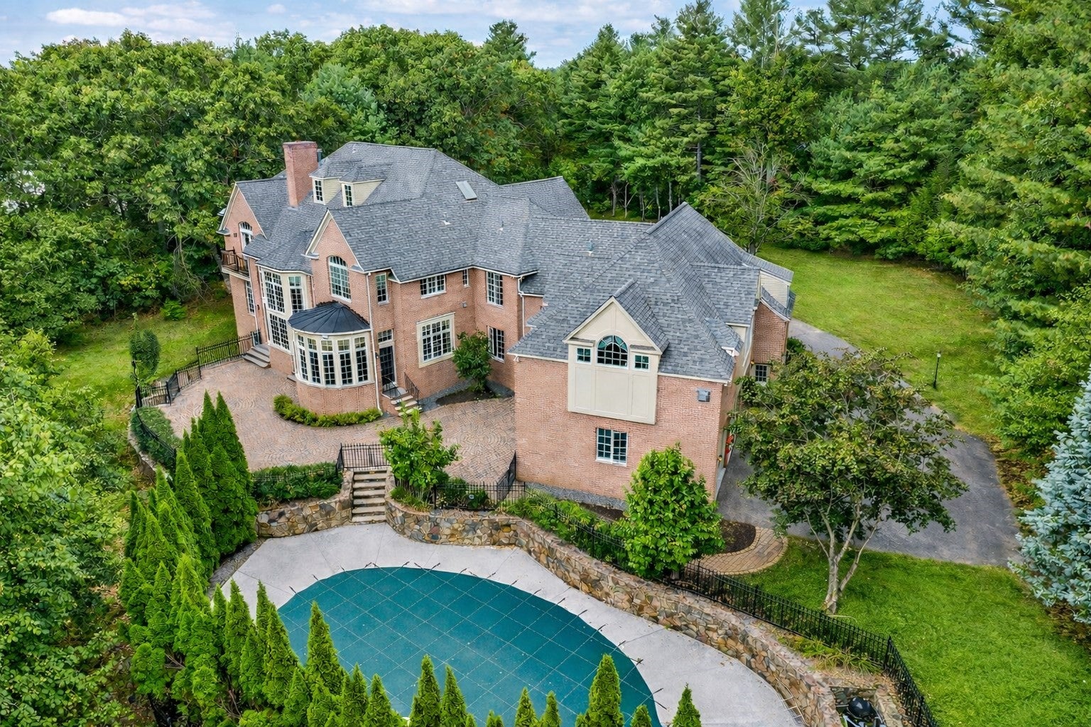 8 Stratford Way
