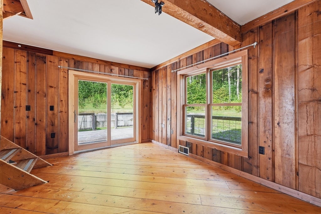 1384 Old Route 9