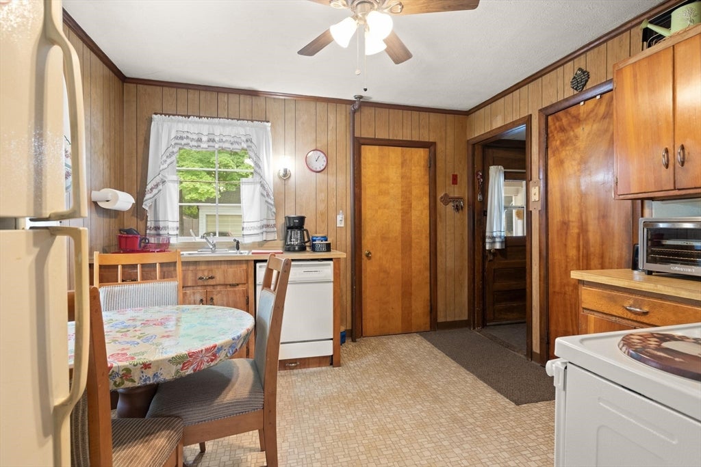 15 Willow Street, Reading, MA, 15 Willow Street, Reading, MA Photo #9