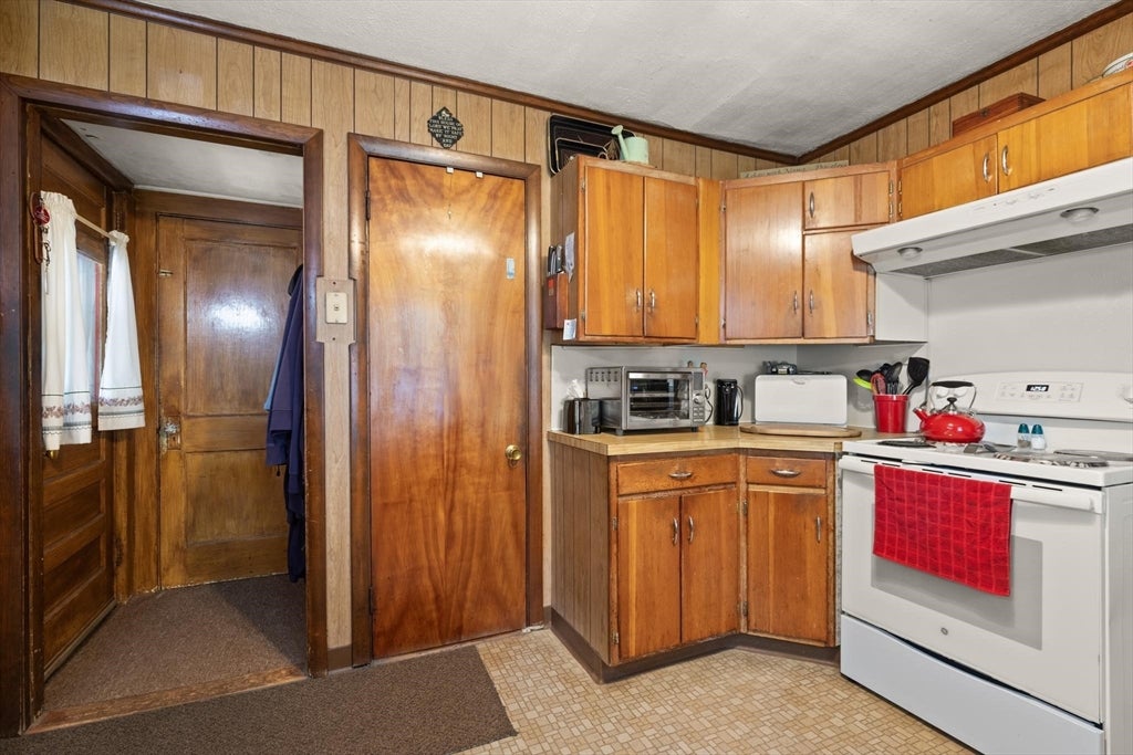 15 Willow Street, Reading, MA, 15 Willow Street, Reading, MA Photo #11