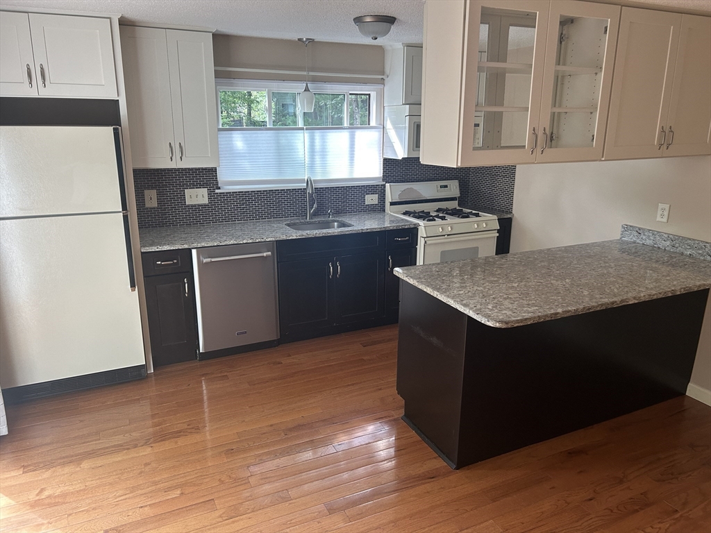 40 Mountain Gate Rd 40
