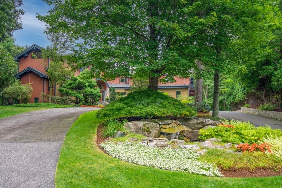 6 Mountain View Dr