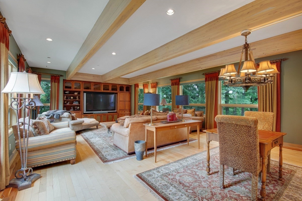 6 Mountain View Dr