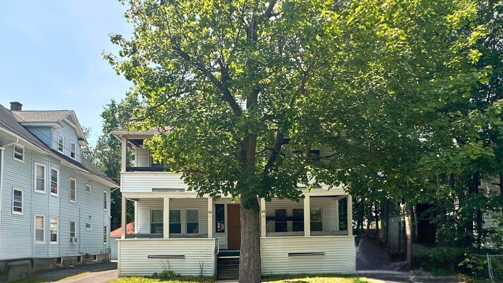 Springfield, Massachusetts 01108, United States, 3 Bedrooms Bedrooms, ,1 BathroomBathrooms,Residential,Active,241445