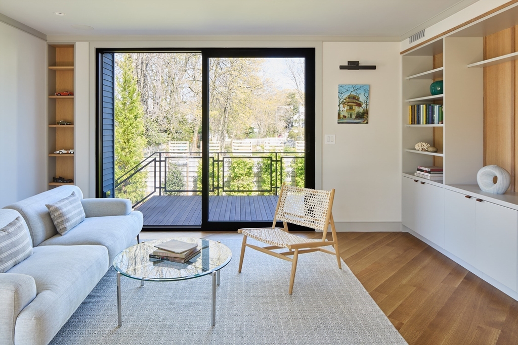 Cambridge, Massachusetts 02138, United States, 5 Bedrooms Bedrooms, ,6 BathroomsBathrooms,Residential,Active,127780