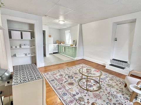 14 Auburn St 3 Worcester MA 01605