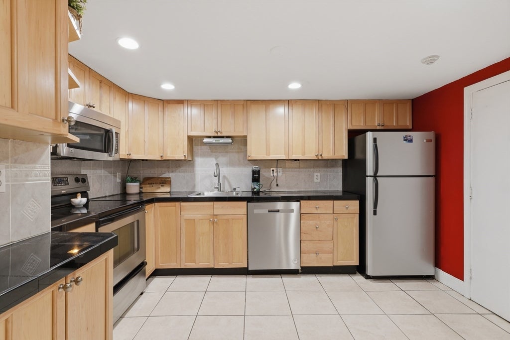 10 Hazelwood Ave #2, Dracut, MA Photo #2