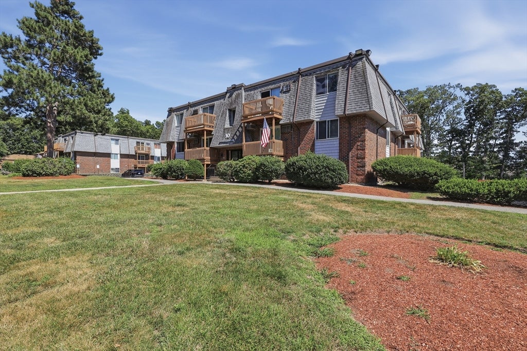 10 Hazelwood Ave #2, Dracut, MA Photo #25