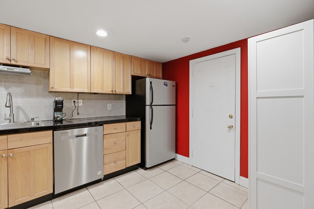 10 Hazelwood Ave #2, Dracut, MA Photo #5
