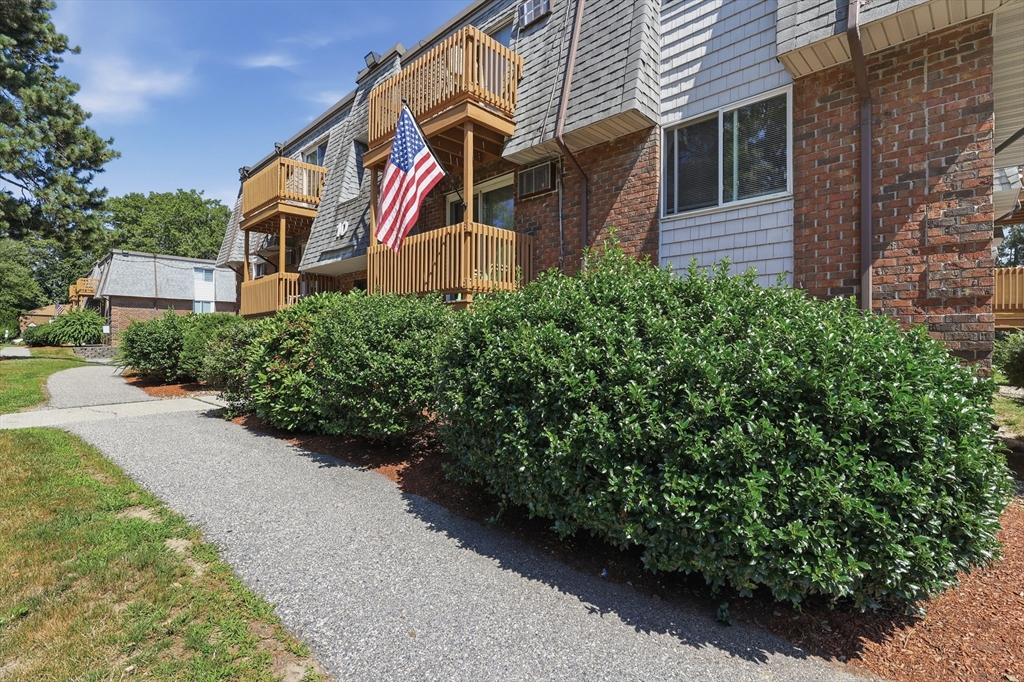10 Hazelwood Ave #2, Dracut, MA Photo #26
