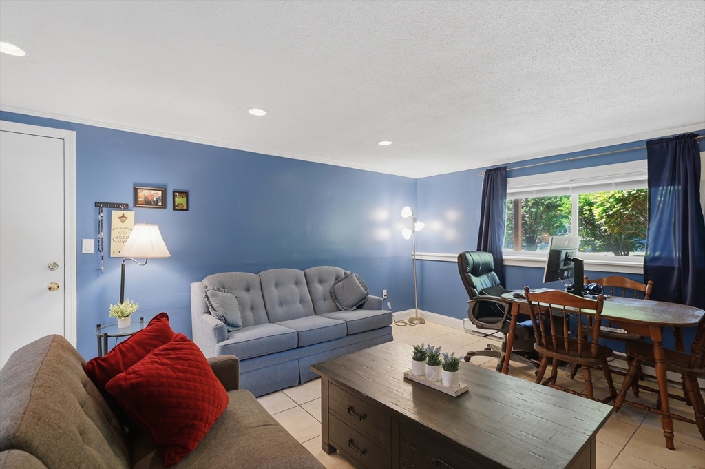 10 Hazelwood Ave #2, Dracut, MA Photo #11