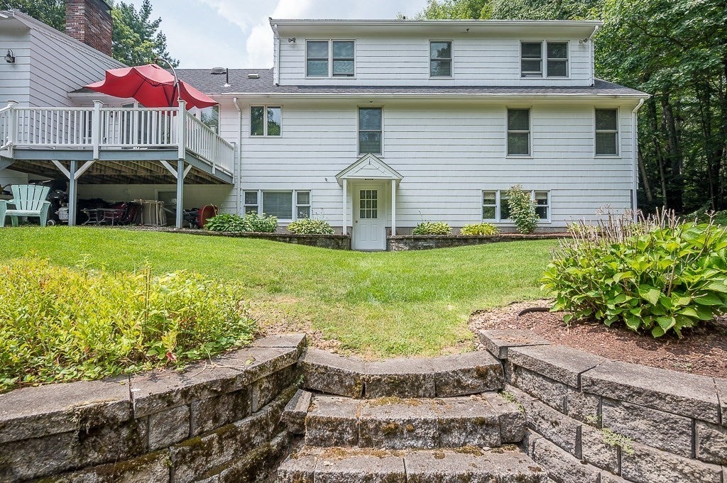 240 Meadow Wood Dr