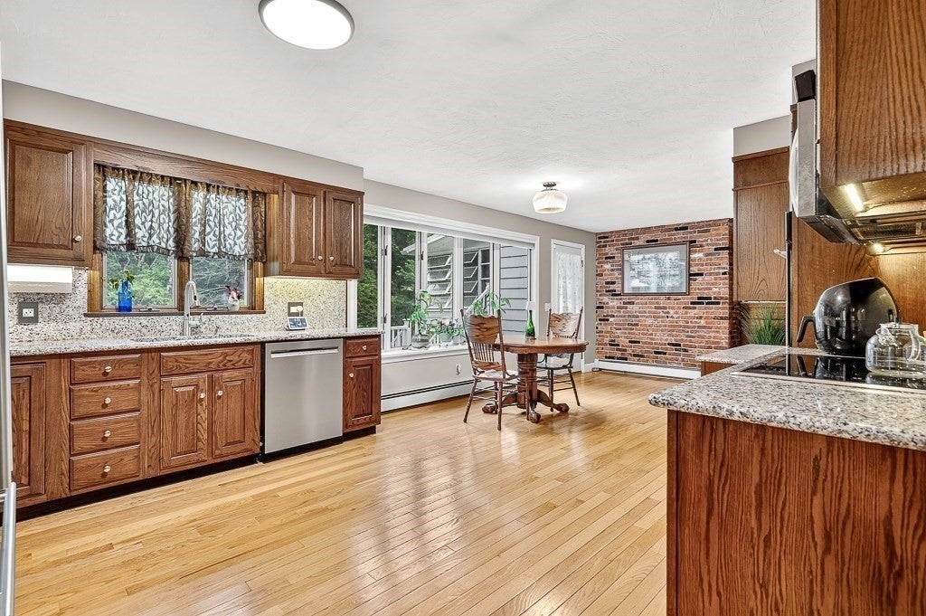 240 Meadow Wood Dr, Holden, MA, 240 Meadow Wood Dr, Holden, MA Photo #10