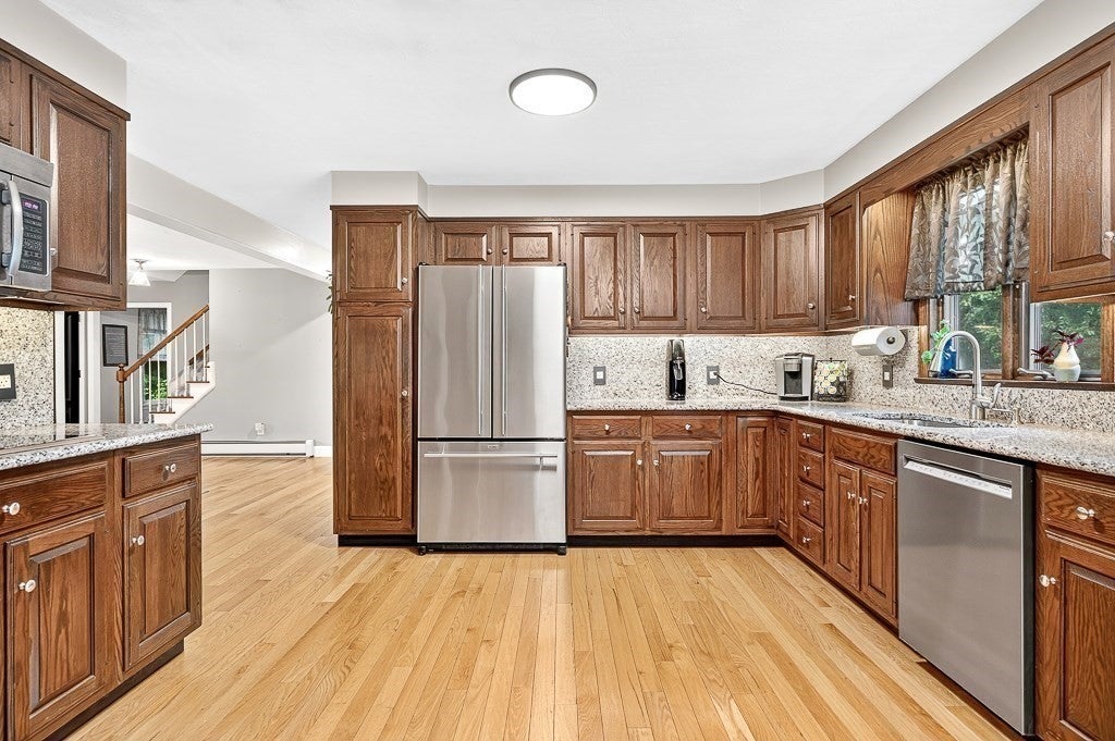 240 Meadow Wood Dr, Holden, MA, 240 Meadow Wood Dr, Holden, MA Photo #11