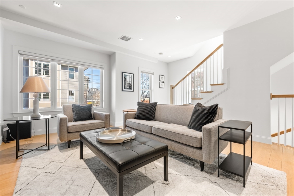 21 Crowninshield Rd 21