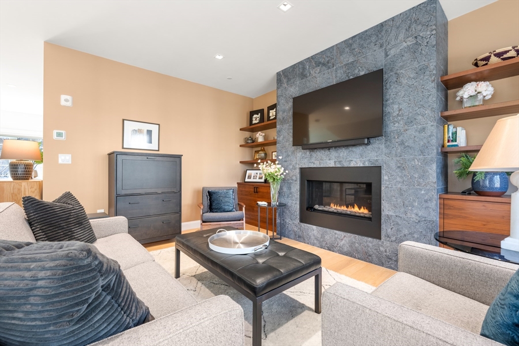 21 Crowninshield Rd 21