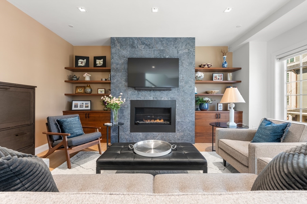 21 Crowninshield Rd 21