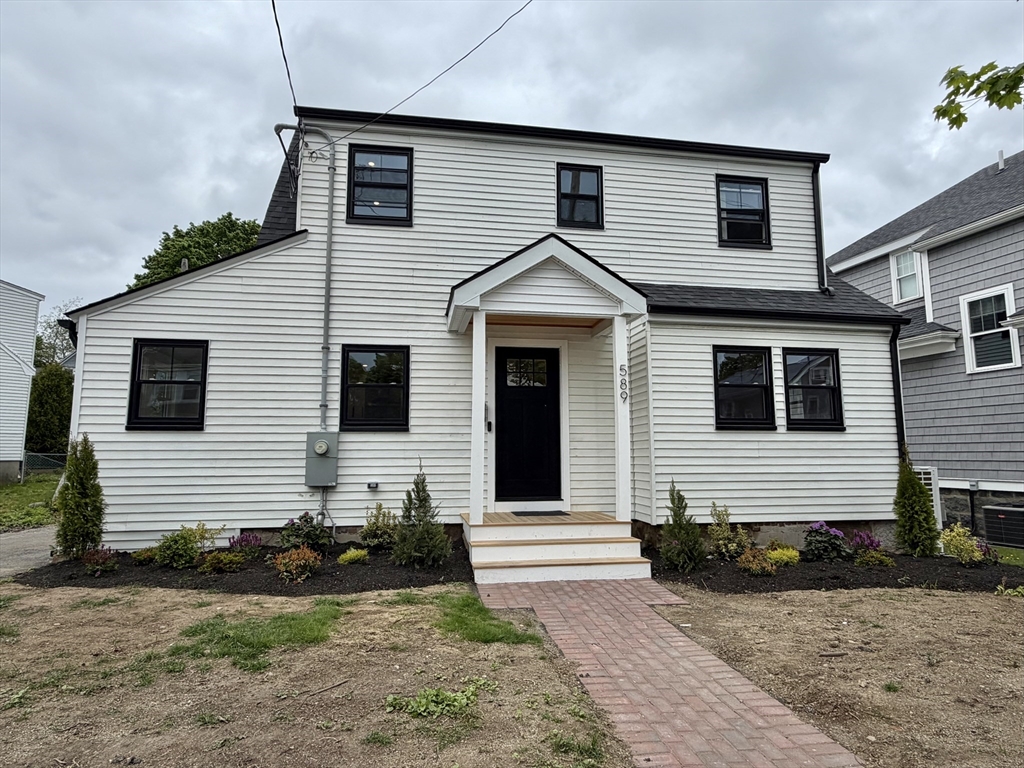 Photo of 589 Weld St, Boston, MA