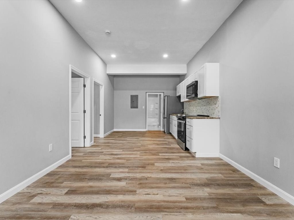 273 Elm St