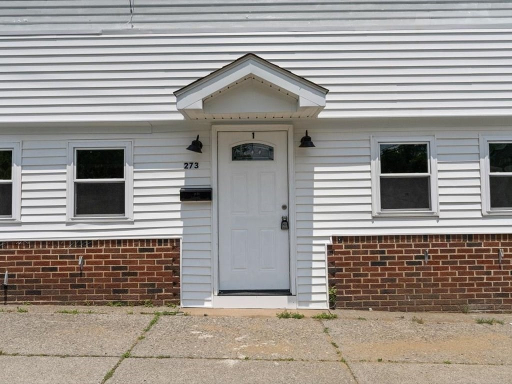 273 Elm St