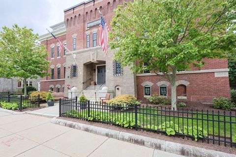 76 Court 12 Plymouth MA 02360