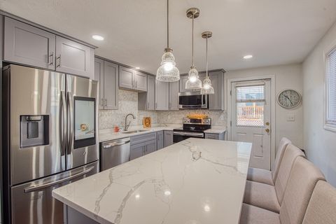 27 Livingston Rd Brockton MA 02301