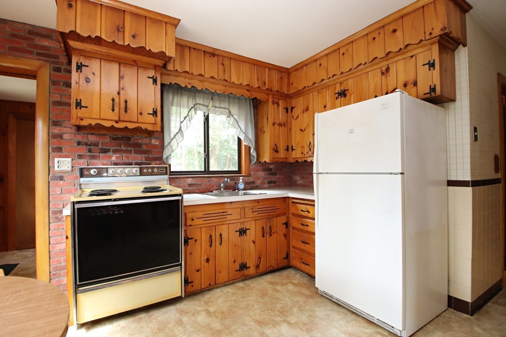 Saugus, Massachusetts 01906, United States, 2 Bedrooms Bedrooms, ,2 BathroomsBathrooms,Residential,Active,194594