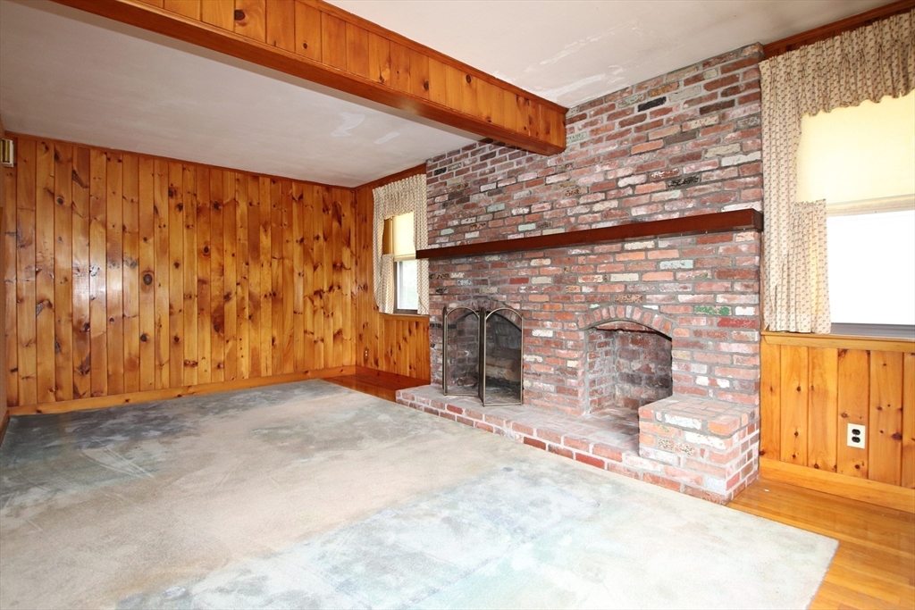 Saugus, Massachusetts 01906, United States, 2 Bedrooms Bedrooms, ,2 BathroomsBathrooms,Residential,Active,194594