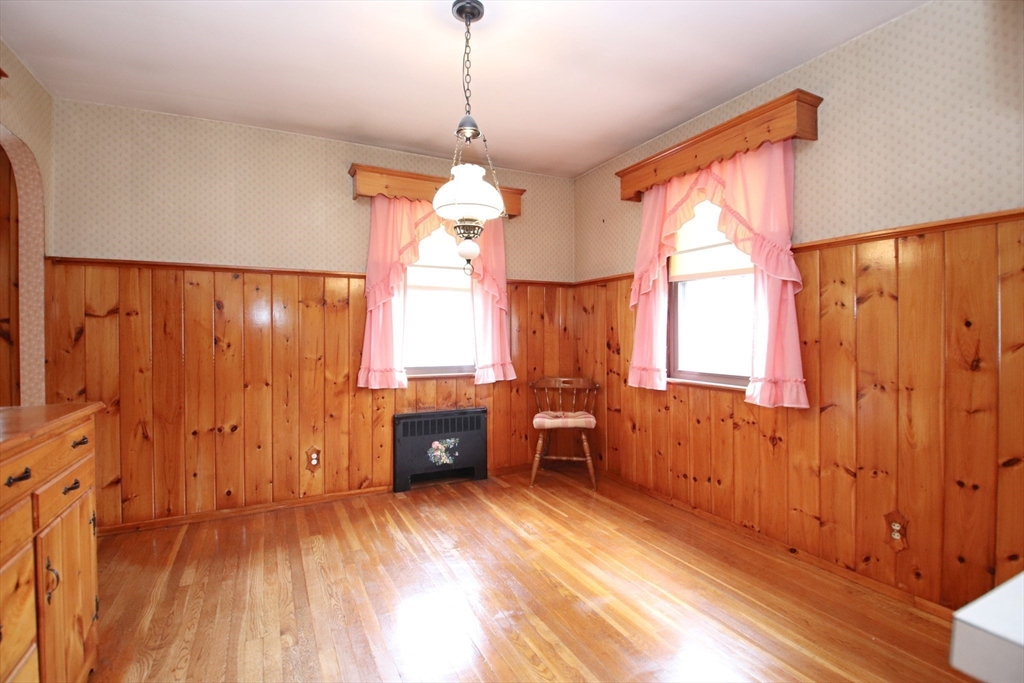 Saugus, Massachusetts 01906, United States, 2 Bedrooms Bedrooms, ,2 BathroomsBathrooms,Residential,Active,194594