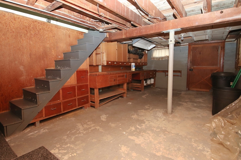 Saugus, Massachusetts 01906, United States, 2 Bedrooms Bedrooms, ,2 BathroomsBathrooms,Residential,Active,194594