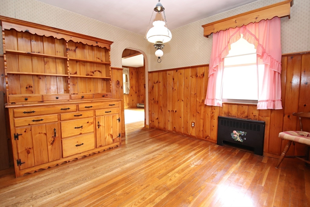 Saugus, Massachusetts 01906, United States, 2 Bedrooms Bedrooms, ,2 BathroomsBathrooms,Residential,Active,194594