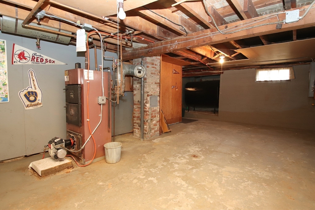 Saugus, Massachusetts 01906, United States, 2 Bedrooms Bedrooms, ,2 BathroomsBathrooms,Residential,Active,194594