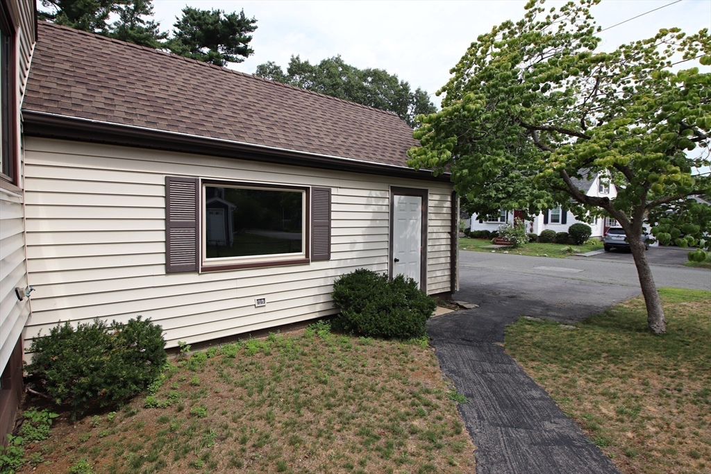 Saugus, Massachusetts 01906, United States, 2 Bedrooms Bedrooms, ,2 BathroomsBathrooms,Residential,Active,194594