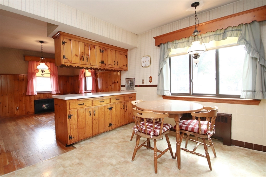 Saugus, Massachusetts 01906, United States, 2 Bedrooms Bedrooms, ,2 BathroomsBathrooms,Residential,Active,194594