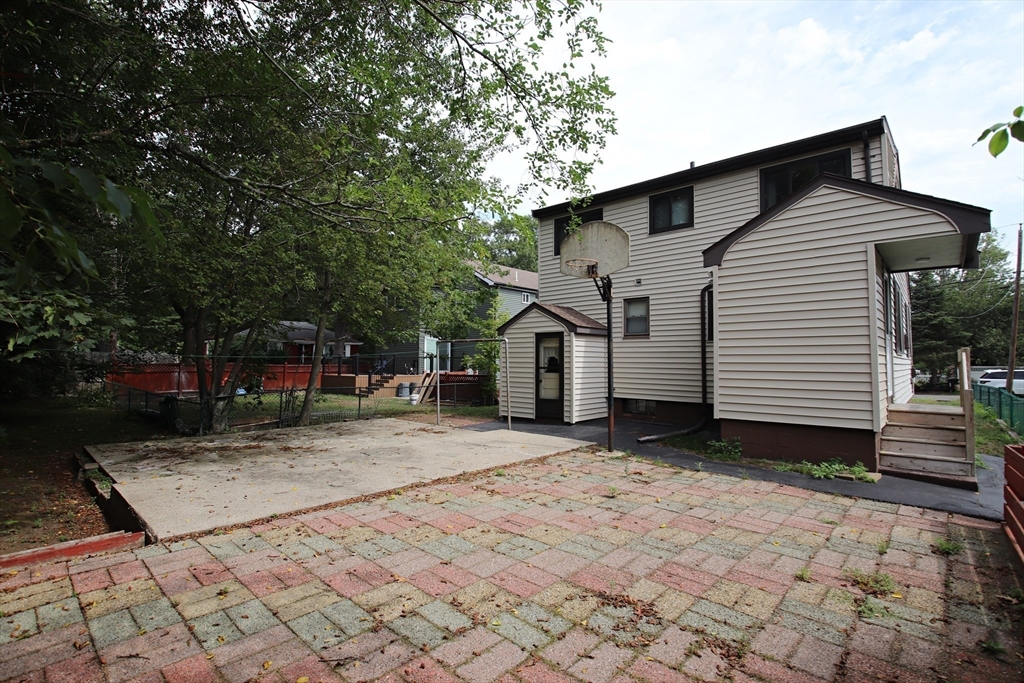 Saugus, Massachusetts 01906, United States, 2 Bedrooms Bedrooms, ,2 BathroomsBathrooms,Residential,Active,194594