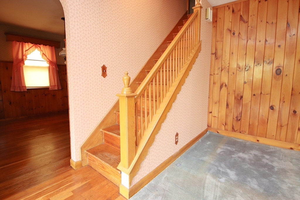 Saugus, Massachusetts 01906, United States, 2 Bedrooms Bedrooms, ,2 BathroomsBathrooms,Residential,Active,194594