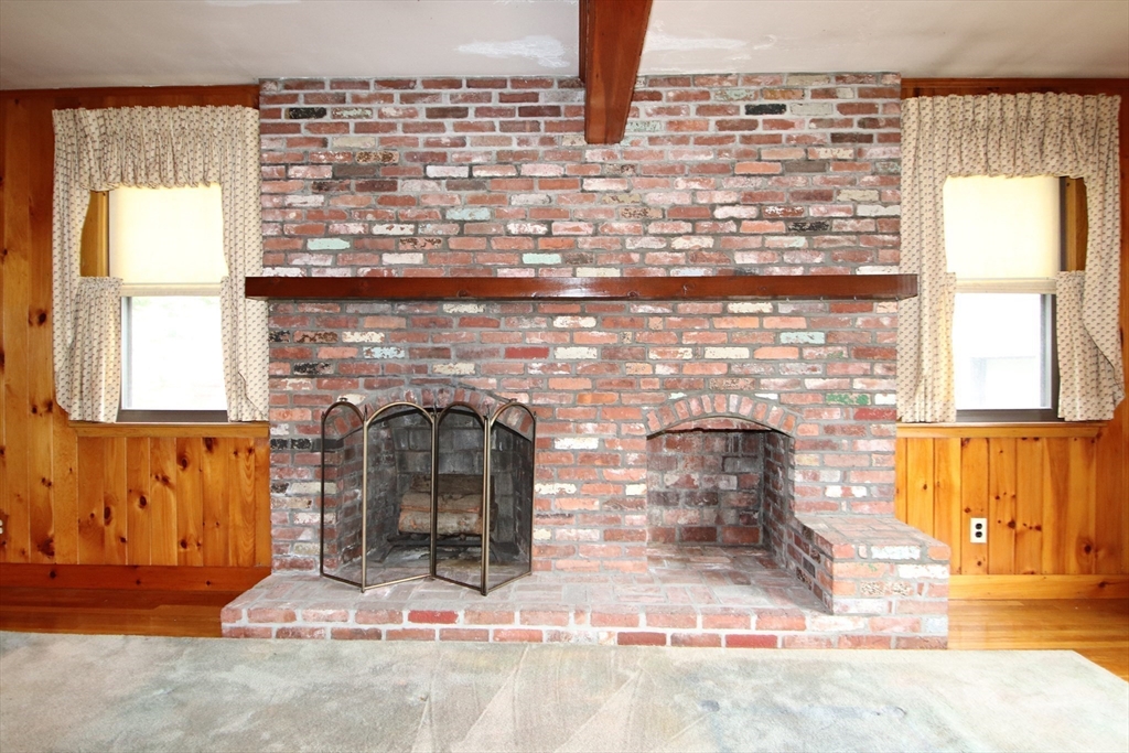 Saugus, Massachusetts 01906, United States, 2 Bedrooms Bedrooms, ,2 BathroomsBathrooms,Residential,Active,194594