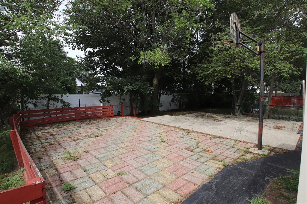 Saugus, Massachusetts 01906, United States, 2 Bedrooms Bedrooms, ,2 BathroomsBathrooms,Residential,Active,194594