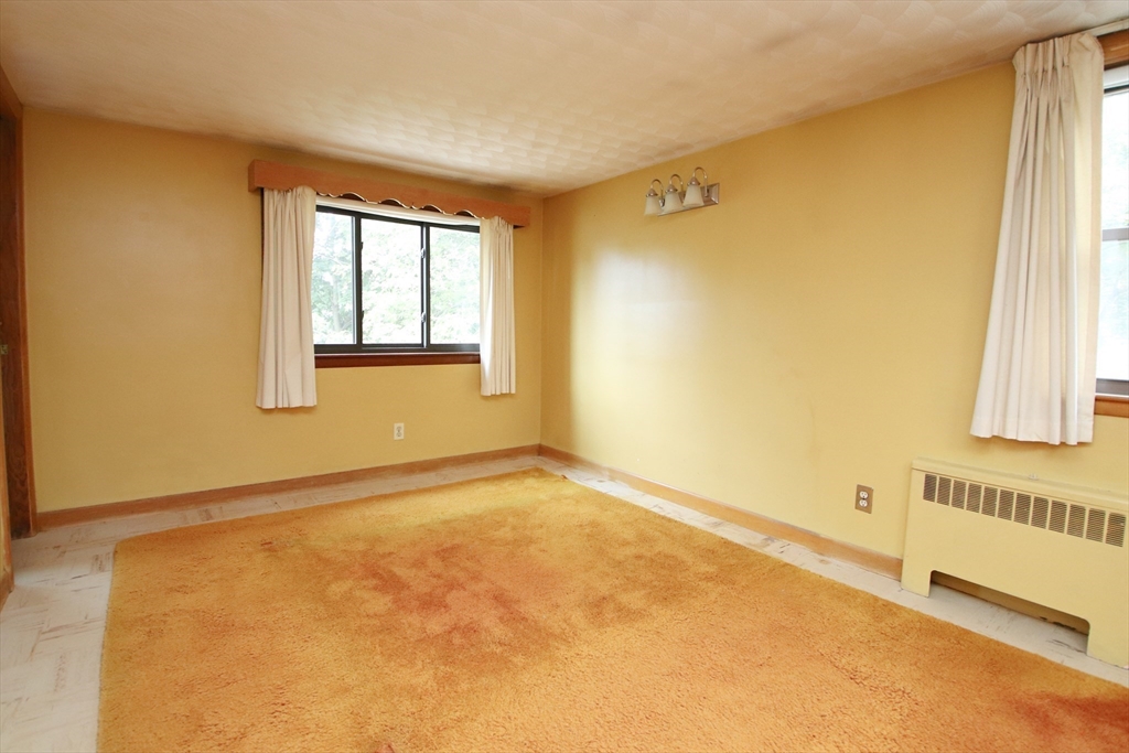 Saugus, Massachusetts 01906, United States, 2 Bedrooms Bedrooms, ,2 BathroomsBathrooms,Residential,Active,194594