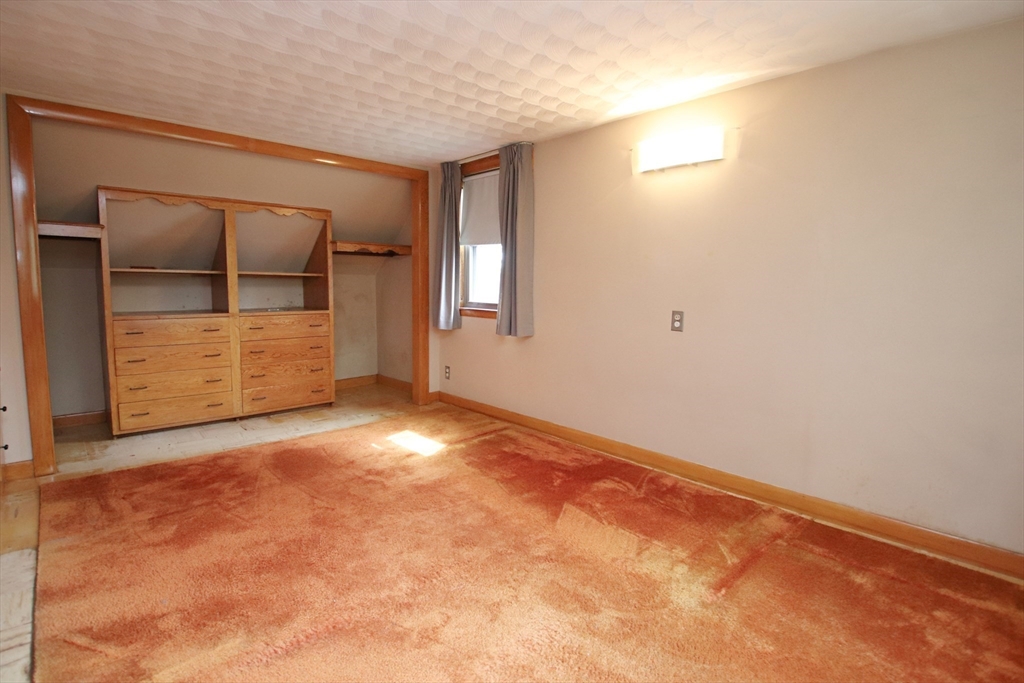 Saugus, Massachusetts 01906, United States, 2 Bedrooms Bedrooms, ,2 BathroomsBathrooms,Residential,Active,194594