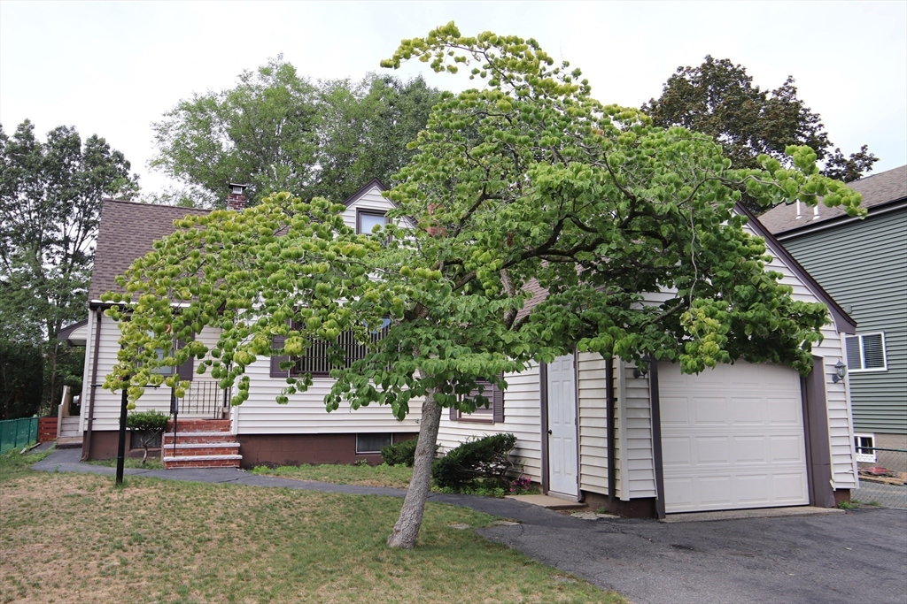 Saugus, Massachusetts 01906, United States, 2 Bedrooms Bedrooms, ,2 BathroomsBathrooms,Residential,Active,194594